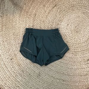 hotty hot lululemon shorts